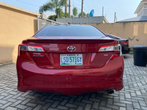 2014 Toyota Camry SE (Red) - Image 4