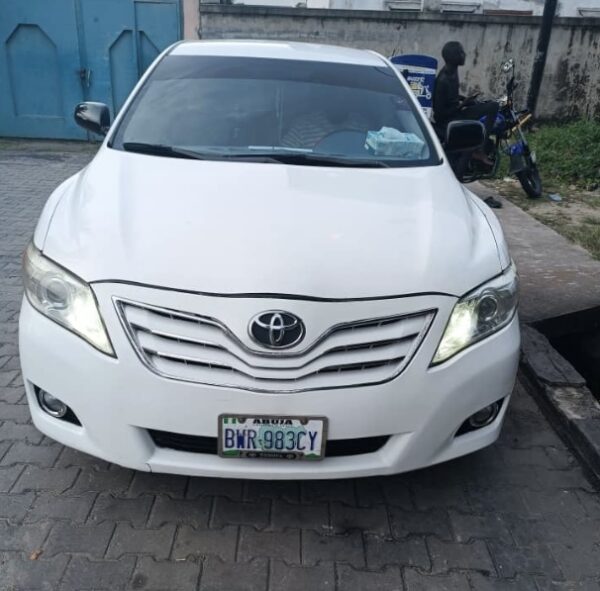 Toyota Camry 2012 - Image 2