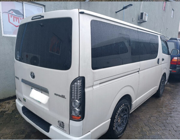 Toyota Hiace Bus 2014