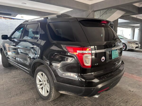 2015 Ford Explorer - Image 2