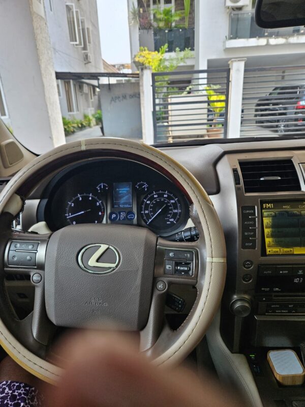 2010 Lexus GX460 - Image 2