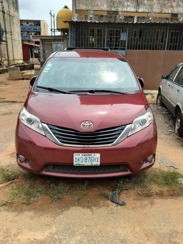 2014 Toyota Sienna