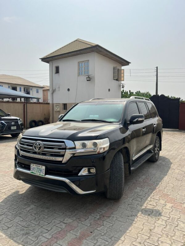 2019 Upgraded Toyota Landcruiser