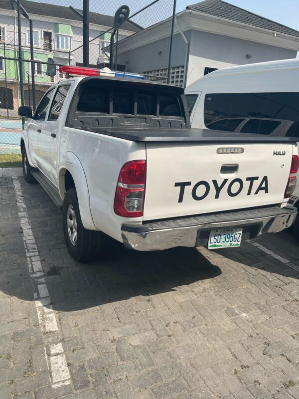2015 Toyota Hilux - Image 3