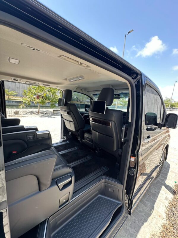 2024 Grandvia Premium Bus (5-Seater) - Image 5
