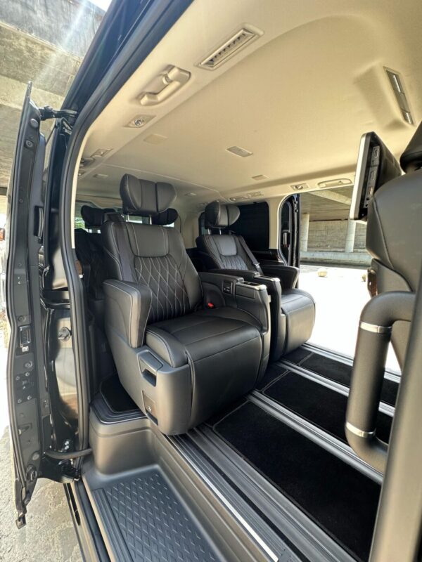 2024 Grandvia Premium Bus (5-Seater) - Image 2
