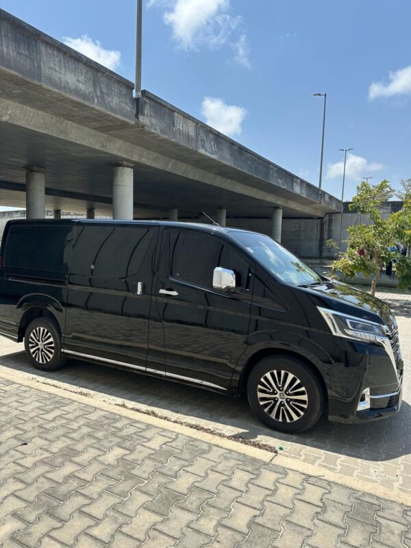 2024 Grandvia Premium Bus (5-Seater) - Image 3
