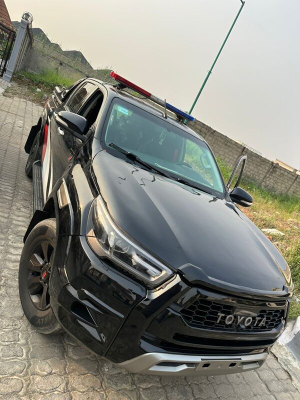 2020 Toyota Hilux - Image 4