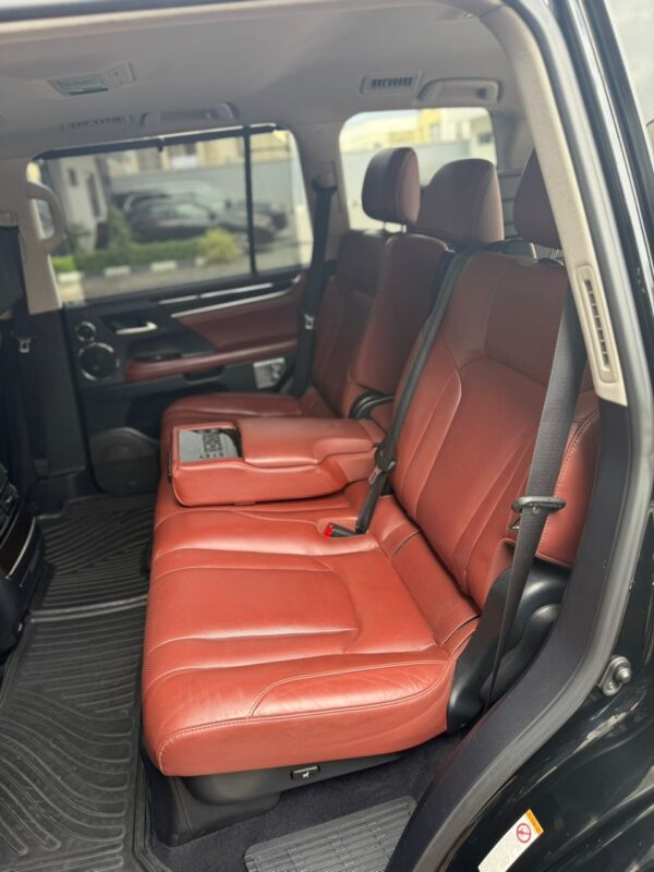 2018 Lexus LX570 - Image 8