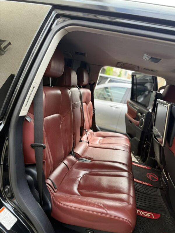 2019 Lexus LX570 - Image 6