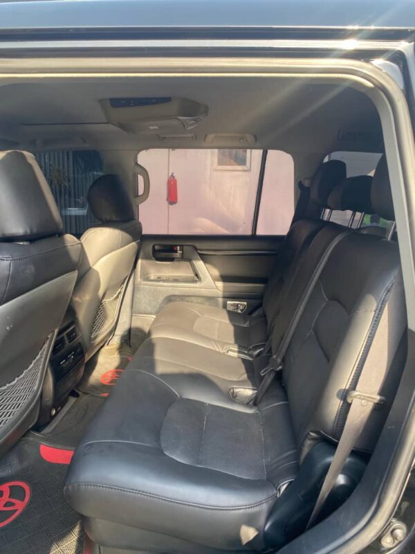 2020 Toyota Landcruiser - Image 3