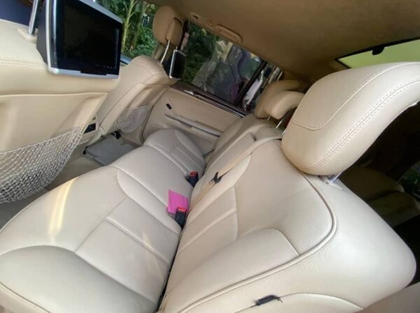 2011 Mercedes-Benz GL450 4MATIC - Image 4