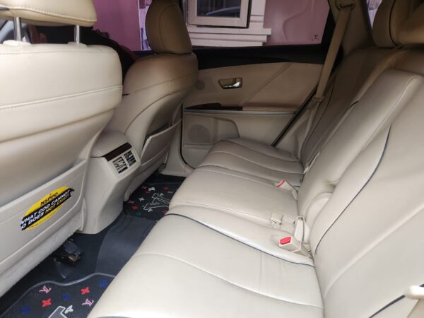 2011 Toyota Venza - Image 4