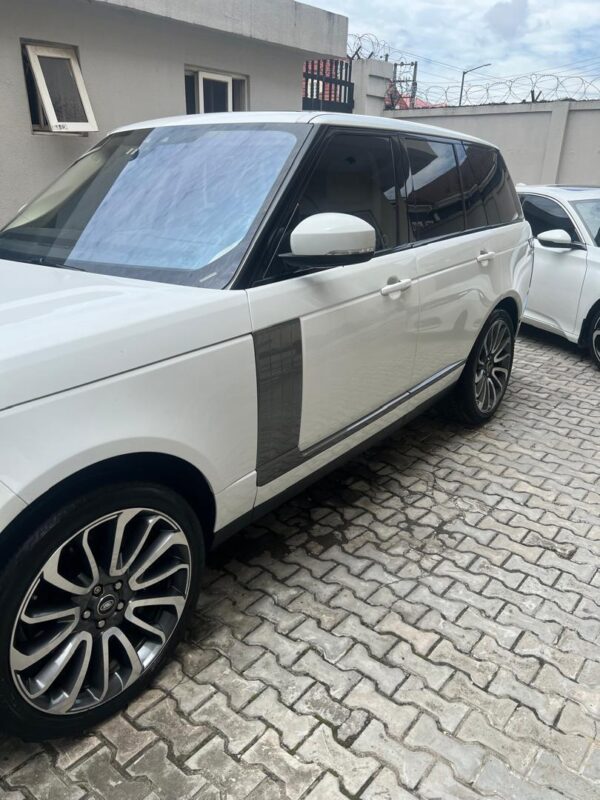 2021 Range Rover Vogue - Image 2
