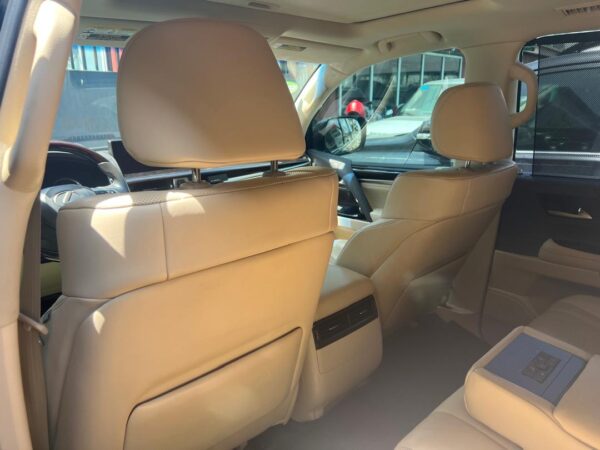 2021 Lexus LX570 - Image 8
