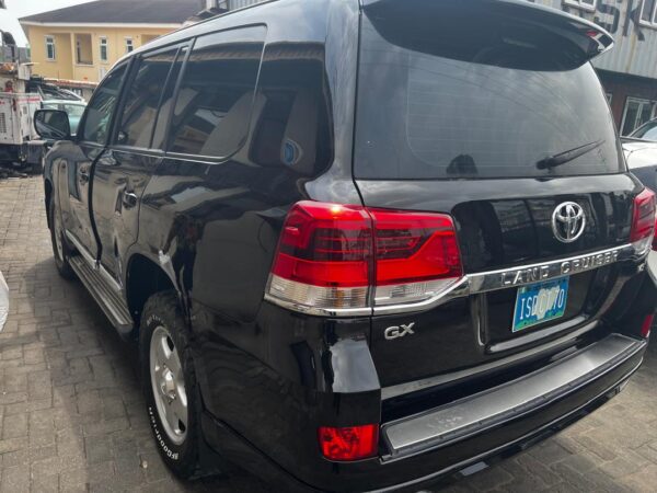 2020 Upgraded Toyota Landcruiser Bulletproof Model - Image 4