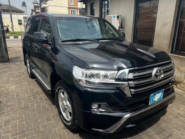2020 Upgraded Toyota Landcruiser Bulletproof Model - Image 3