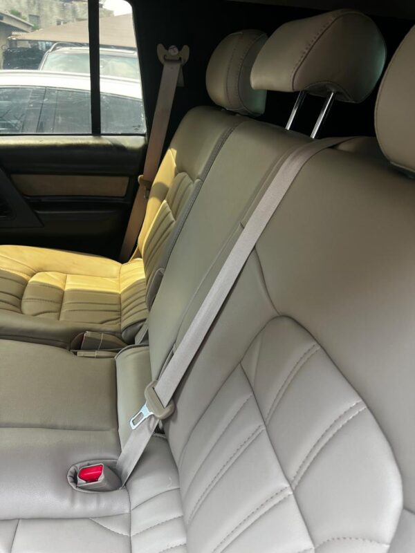 2020 Upgraded Toyota Landcruiser Bulletproof Model - Image 7