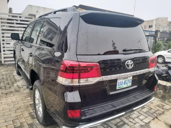 2020 Direct Toyota Land Cruiser Bulletproof Model - Image 7