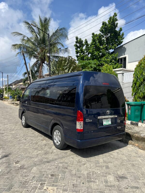 2018 9-Seater VIP Toyota Hiace Bus - Image 7