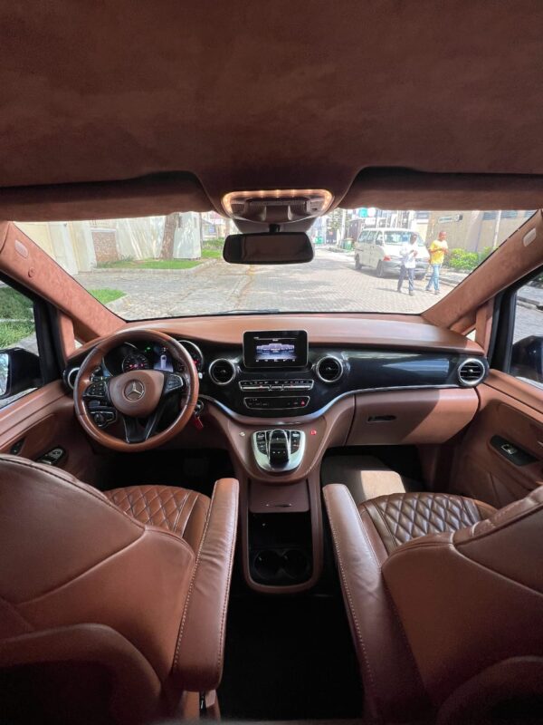 2020 Direct Mercedes Viano Bus - Image 8