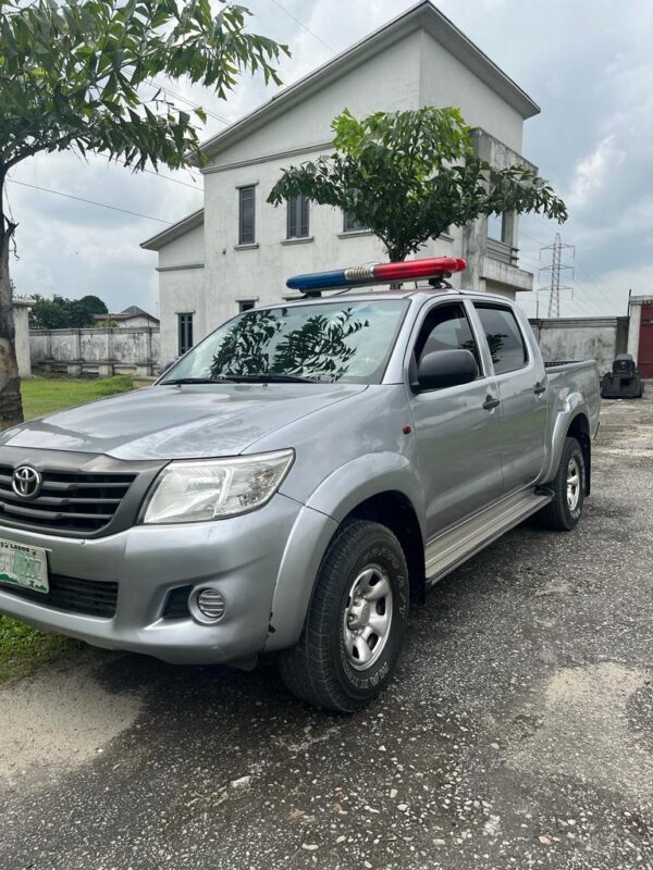 2015 Toyota Hilux (Port Harcourt) - Image 3