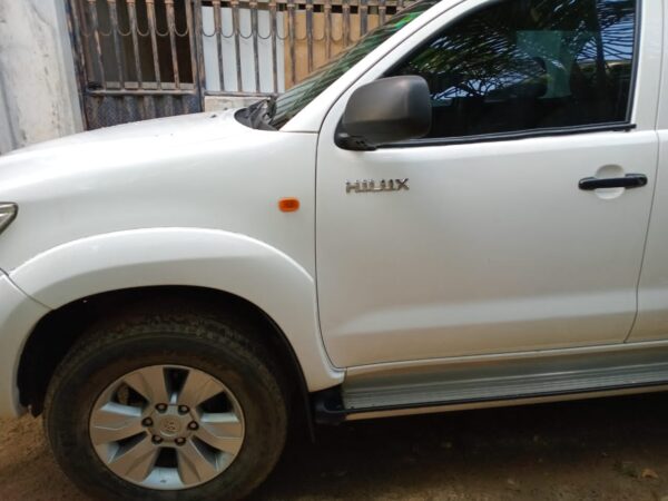 2015 Toyota Hilux (Port Harcourt) - Image 4