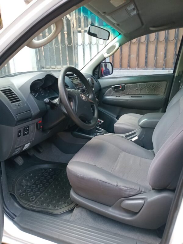 2015 Toyota Hilux (Port Harcourt) - Image 2
