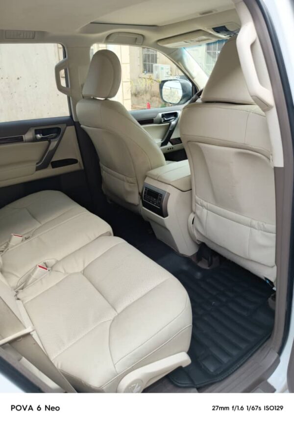 2018 Lexus GX460 - Image 4