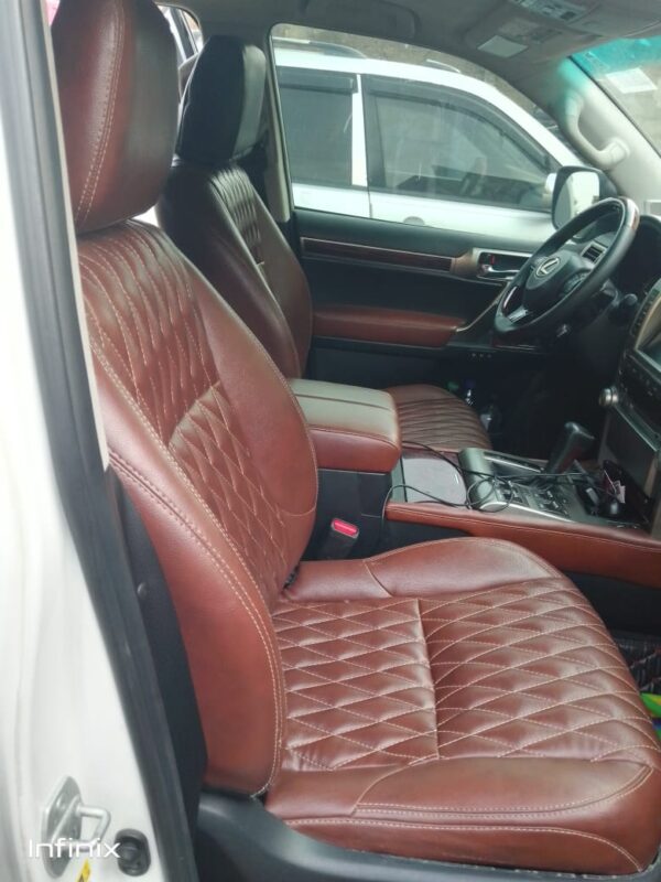 2019 Lexus GX460 - Image 3