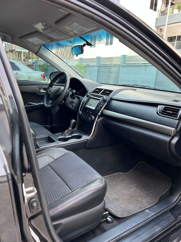 2016 Toyota Camry - Image 6