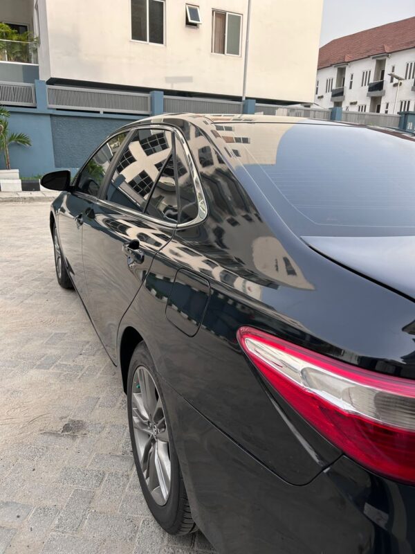 2016 Toyota Camry - Image 3