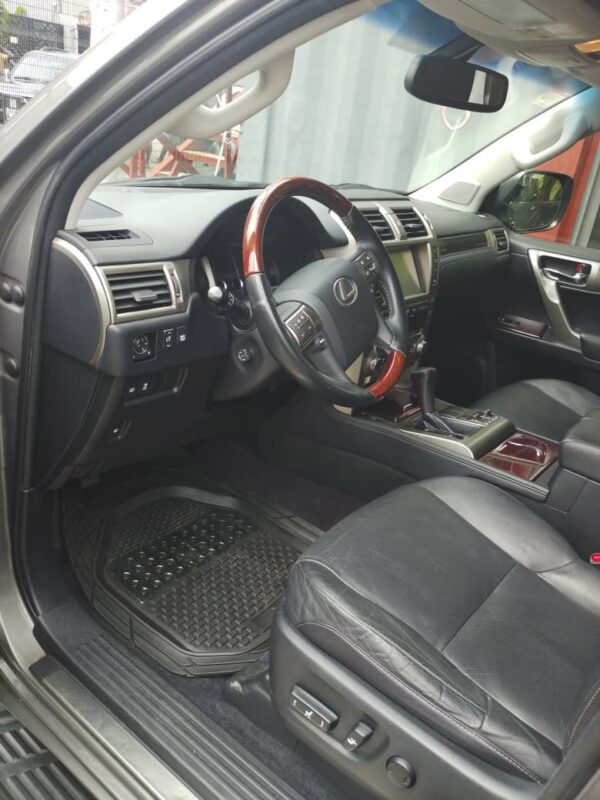 2014 Lexus GX460 - Image 7