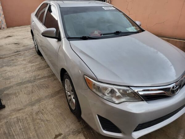 2012 Toyota Camry - Image 7