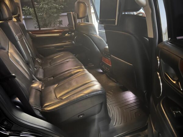 2018 Lexus LX570 - Image 7