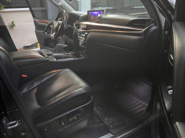 2018 Lexus LX570 - Image 8