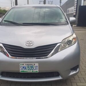 2012 Toyota Sienna