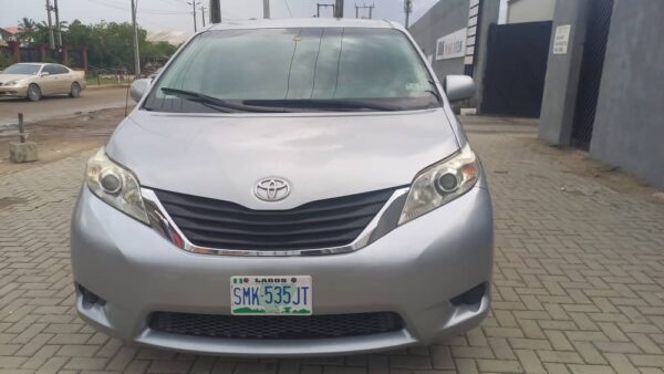 2012 Toyota Sienna