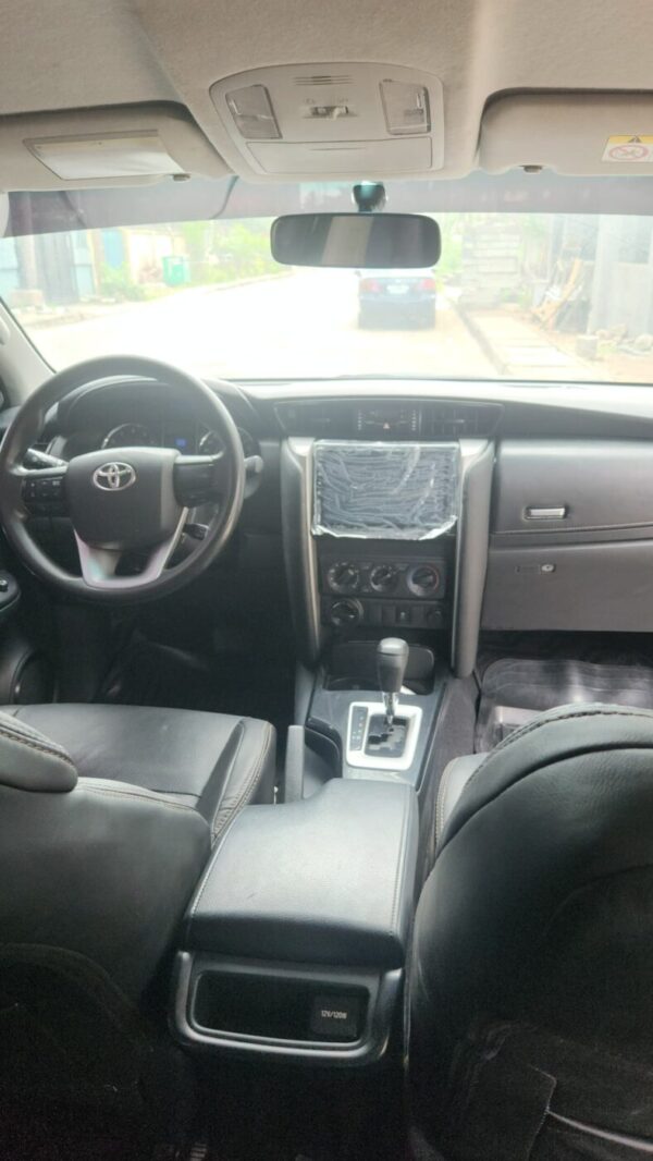 2017 Toyota Fortuner - Image 7