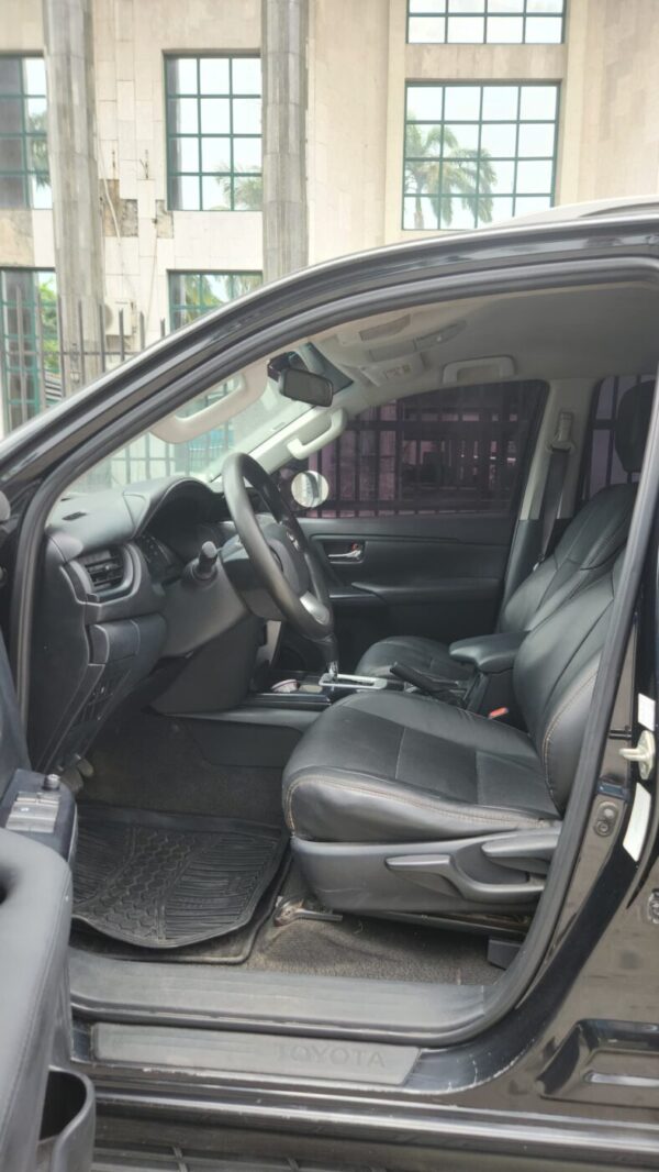 2017 Toyota Fortuner - Image 8