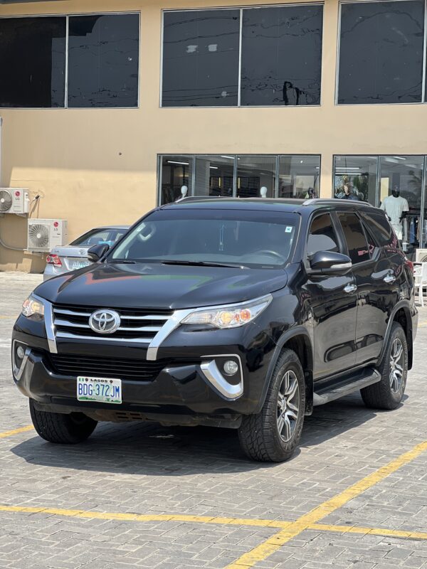 2017 Toyota Fortuner - Image 3