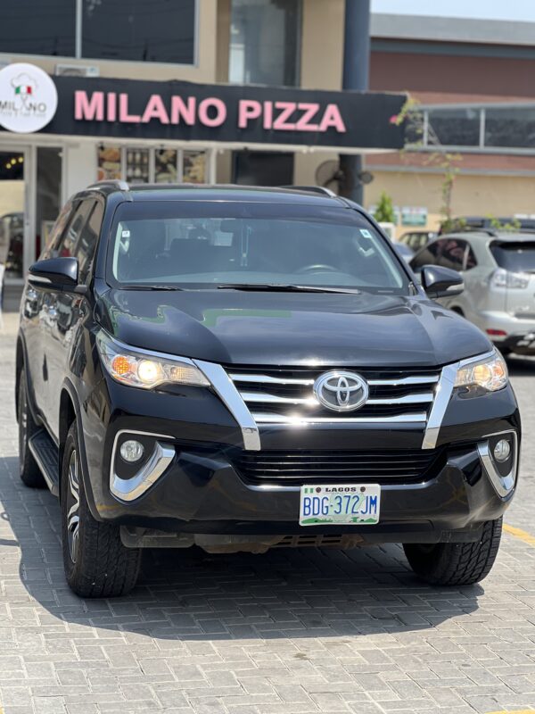 2017 Toyota Fortuner - Image 4