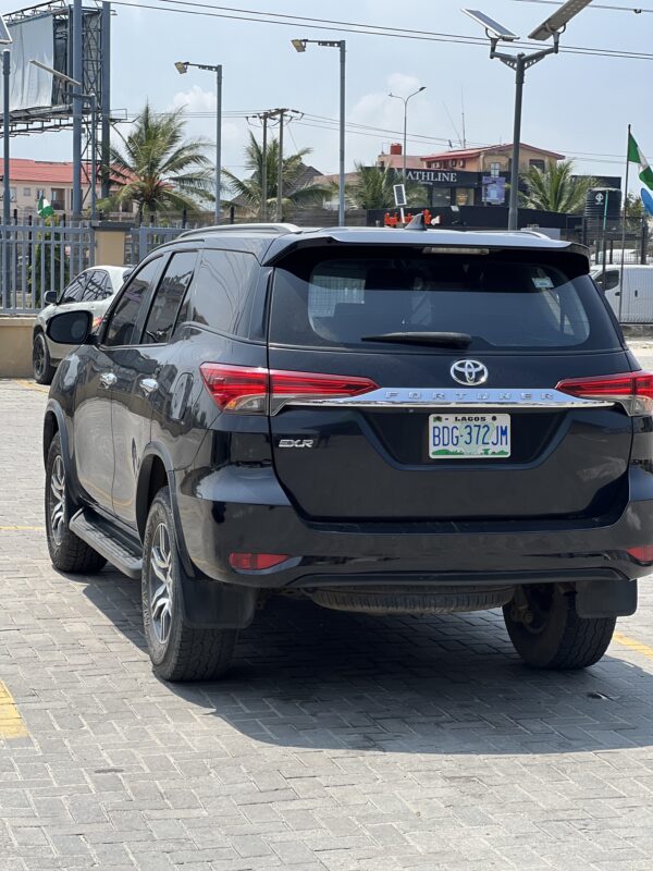 2017 Toyota Fortuner - Image 2