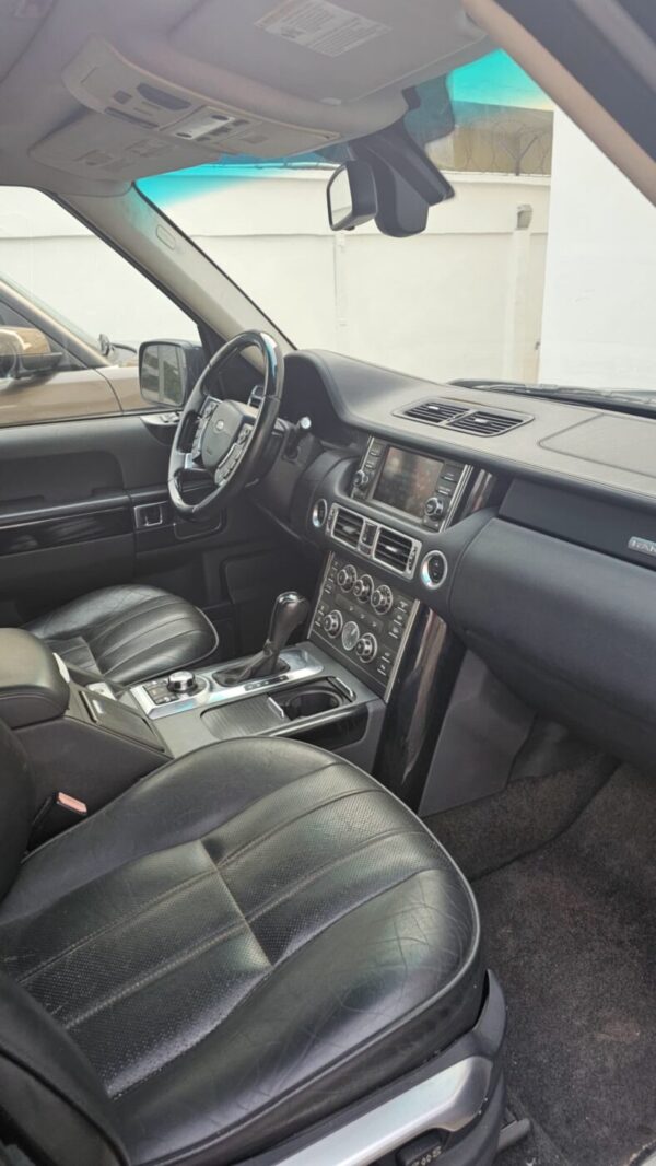 2011 Range Rover Vogue - Image 8