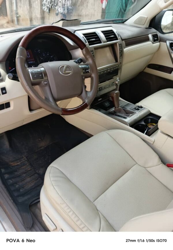 2018 Lexus GX460 - Image 2