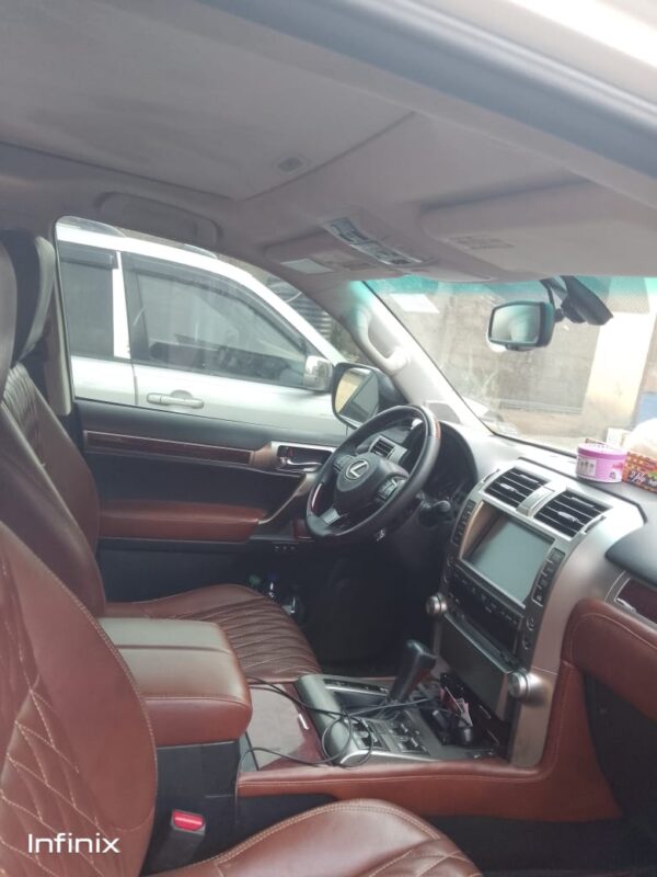 2019 Lexus GX460 - Image 5