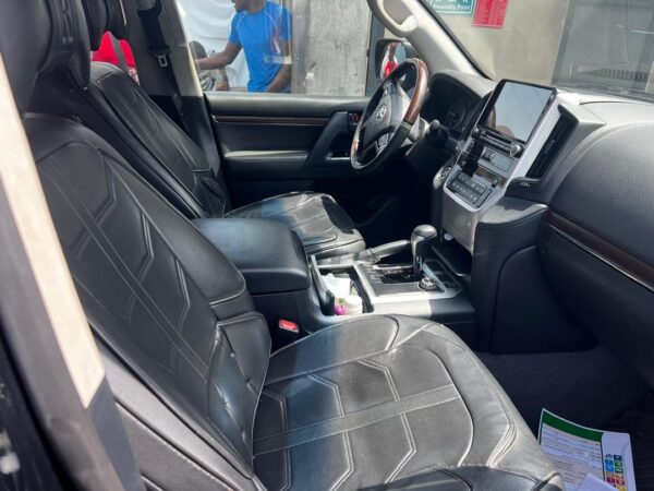 2017 Toyota Landcruiser Prado - Image 3