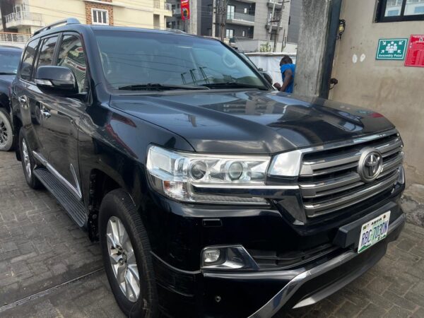 2017 Toyota Landcruiser Prado - Image 7