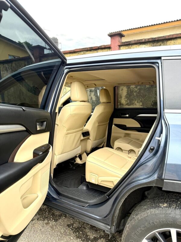 2018 Toyota Highlander (Port Harcourt) - Image 5
