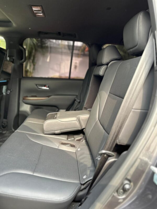 2023 Toyota Landcruiser - Image 3